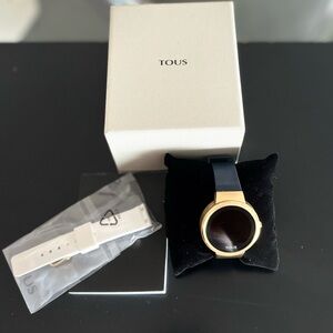 Tous Round Touch Smart Watch with Extra Strap